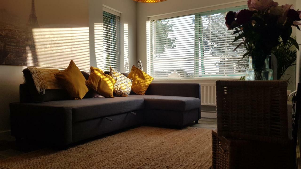 Апартаменты New Contemporary Flat Minutes From Airport & Nec Marston Green Экстерьер фото